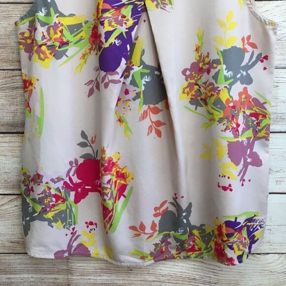 VIEW BY WALTER BAKER FLORAL TOP‎ - Picture 3 of 9
